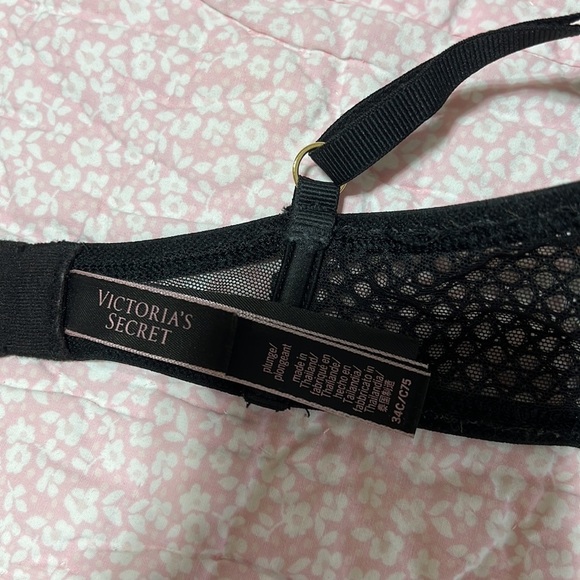 Victoria’s Secret Black Plunge Lace - Picture 8 of 9